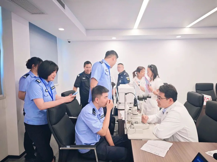 公益眼健康义诊活动现场照片1