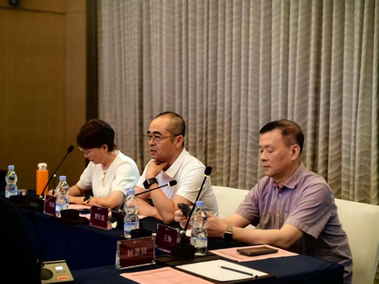 唐仕波教授总结发言